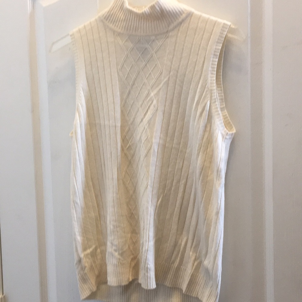 FINAL MARKDOWN Ladies Evan picone knit top medium